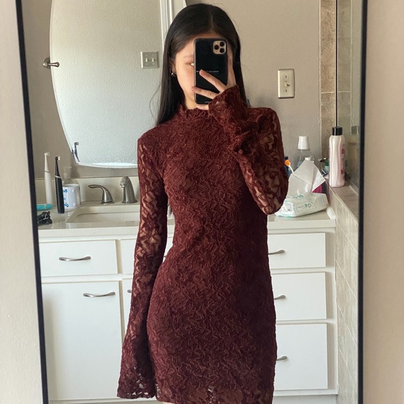 Zara burgundy lace mini dress with bell sleeves Size S - Picture 4 of 6